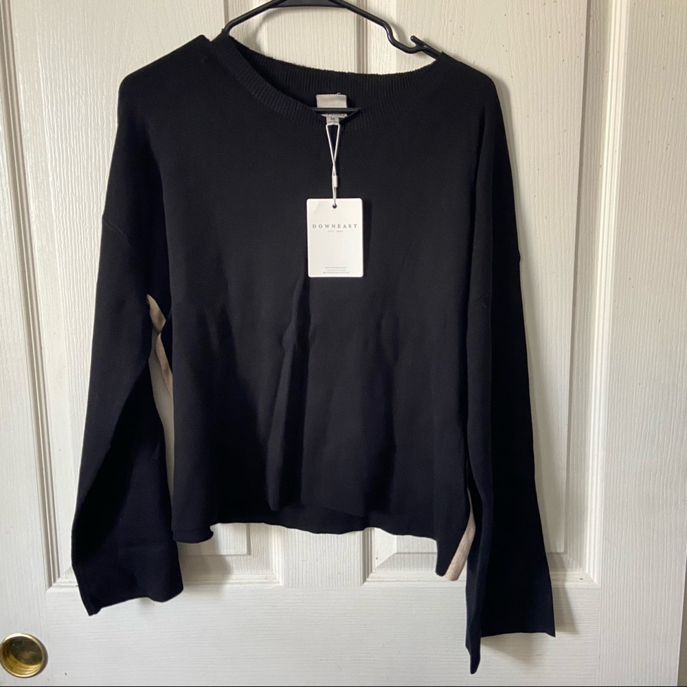 Cropped Black Sweater with Beige Contouring